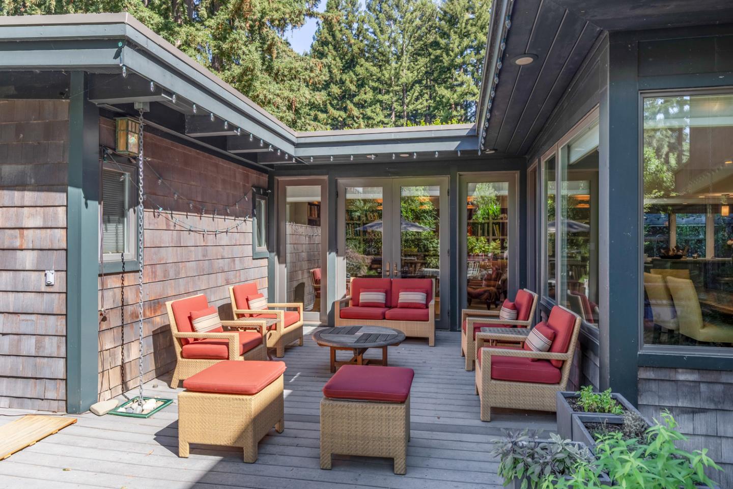 Detail Gallery Image 39 of 45 For 135 Wyndham Dr, Portola Valley,  CA 94028 - 4 Beds | 3/1 Baths