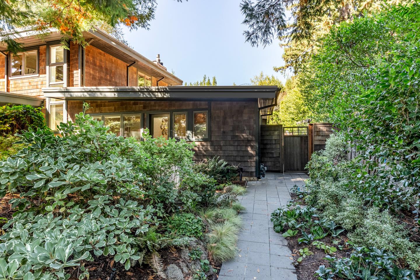 Detail Gallery Image 43 of 45 For 135 Wyndham Dr, Portola Valley,  CA 94028 - 4 Beds | 3/1 Baths