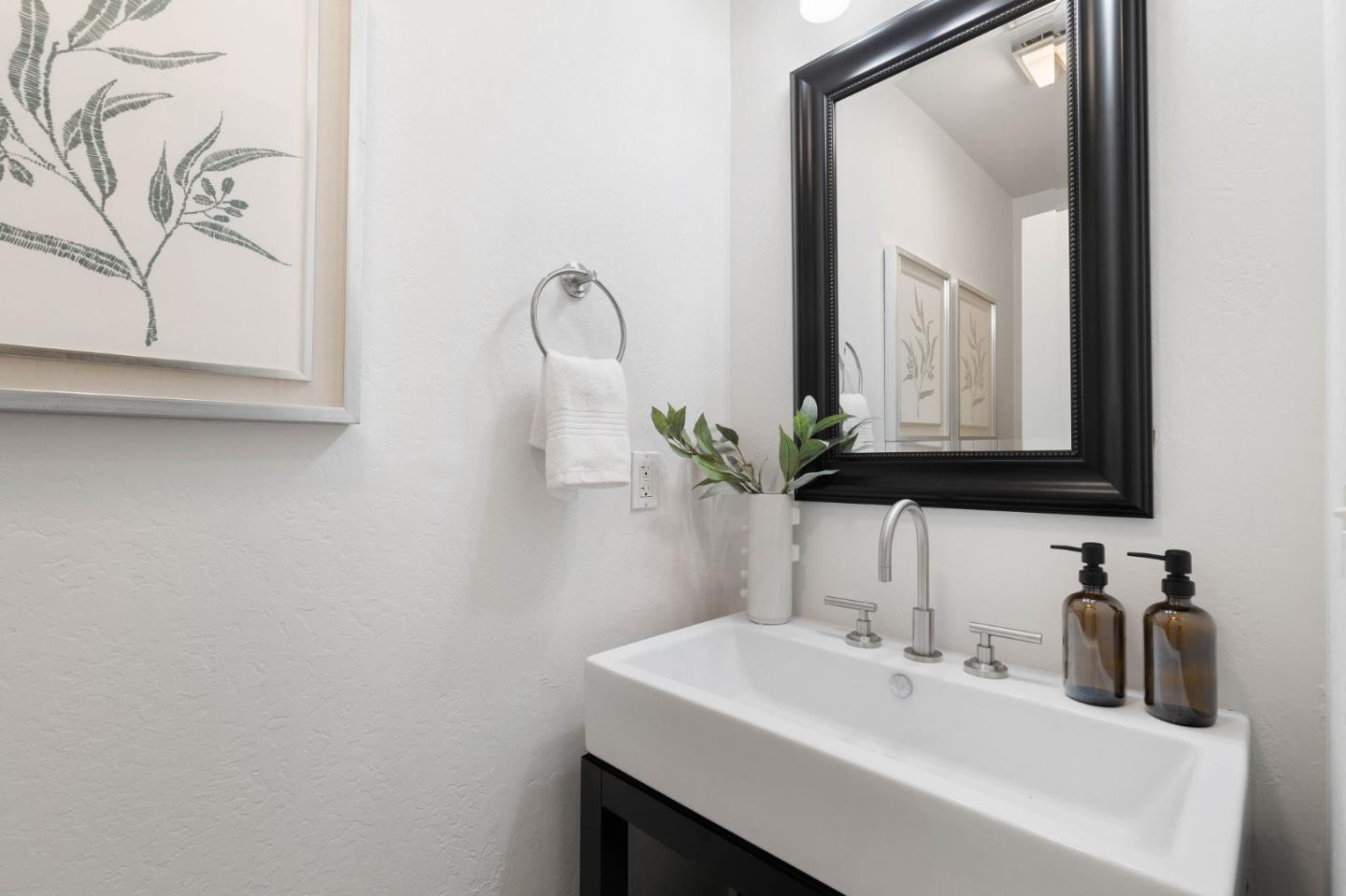 Detail Gallery Image 12 of 28 For 2371 Ticonderoga Dr, San Mateo,  CA 94402 - 2 Beds | 2/1 Baths