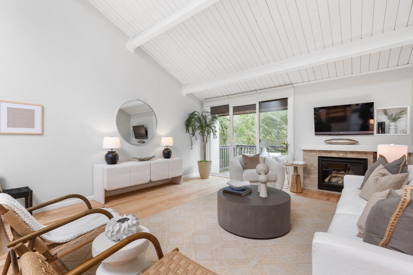 Detail Gallery Image 3 of 28 For 2371 Ticonderoga Dr, San Mateo,  CA 94402 - 2 Beds | 2/1 Baths