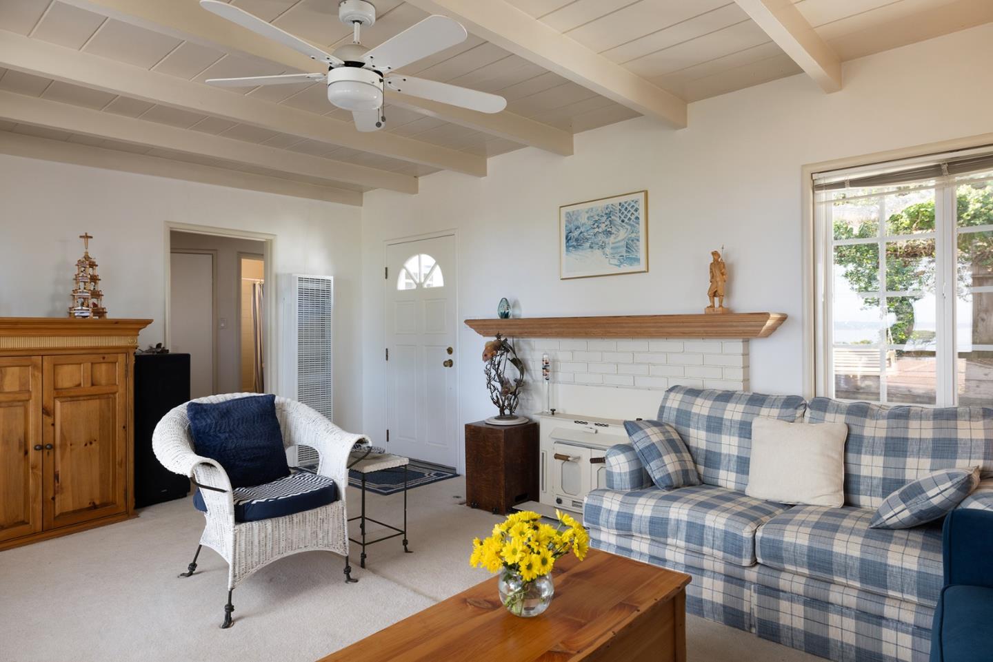 Detail Gallery Image 12 of 26 For 650 Grace St, Monterey,  CA 93940 - 3 Beds | 2 Baths