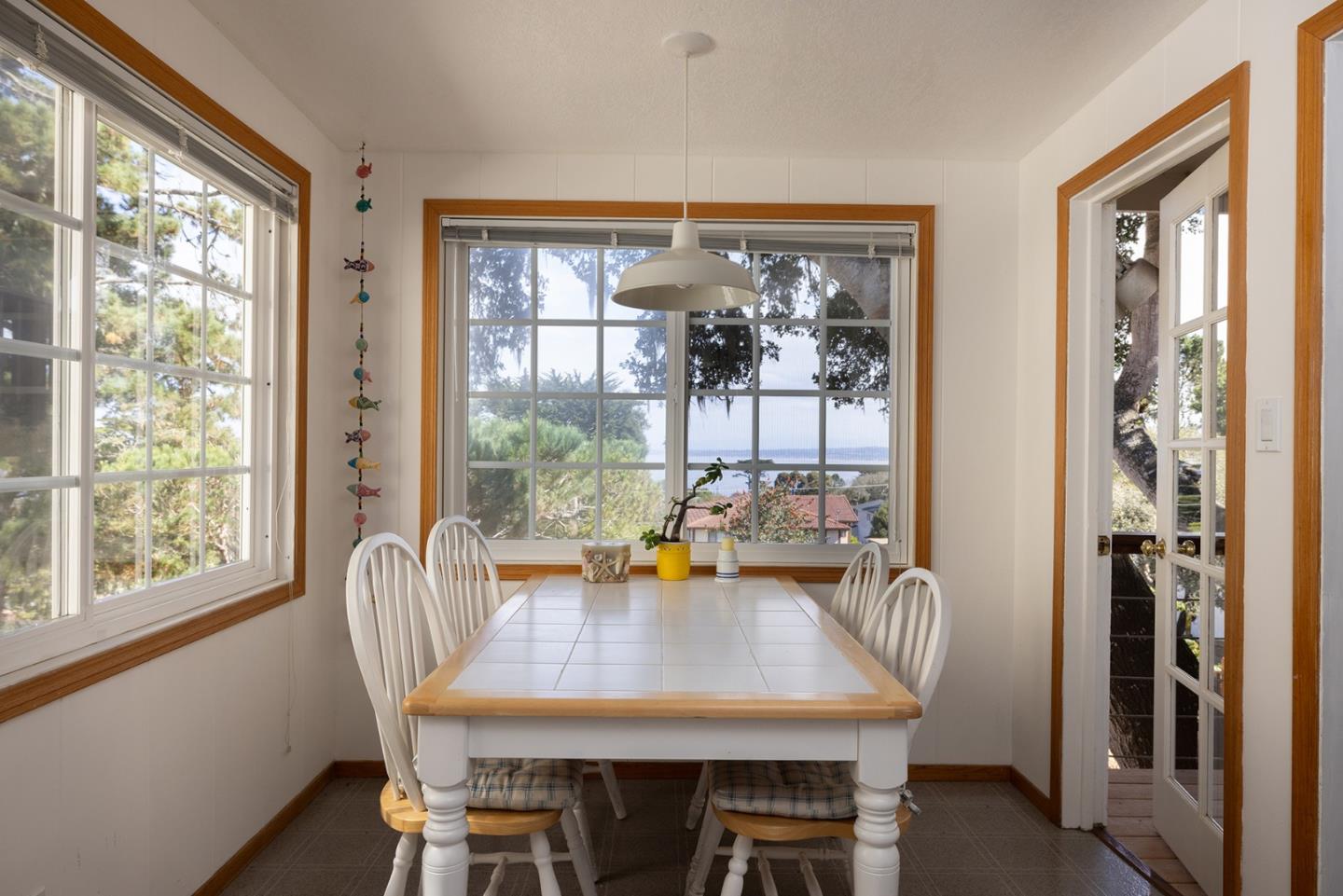 Detail Gallery Image 13 of 26 For 650 Grace St, Monterey,  CA 93940 - 3 Beds | 2 Baths