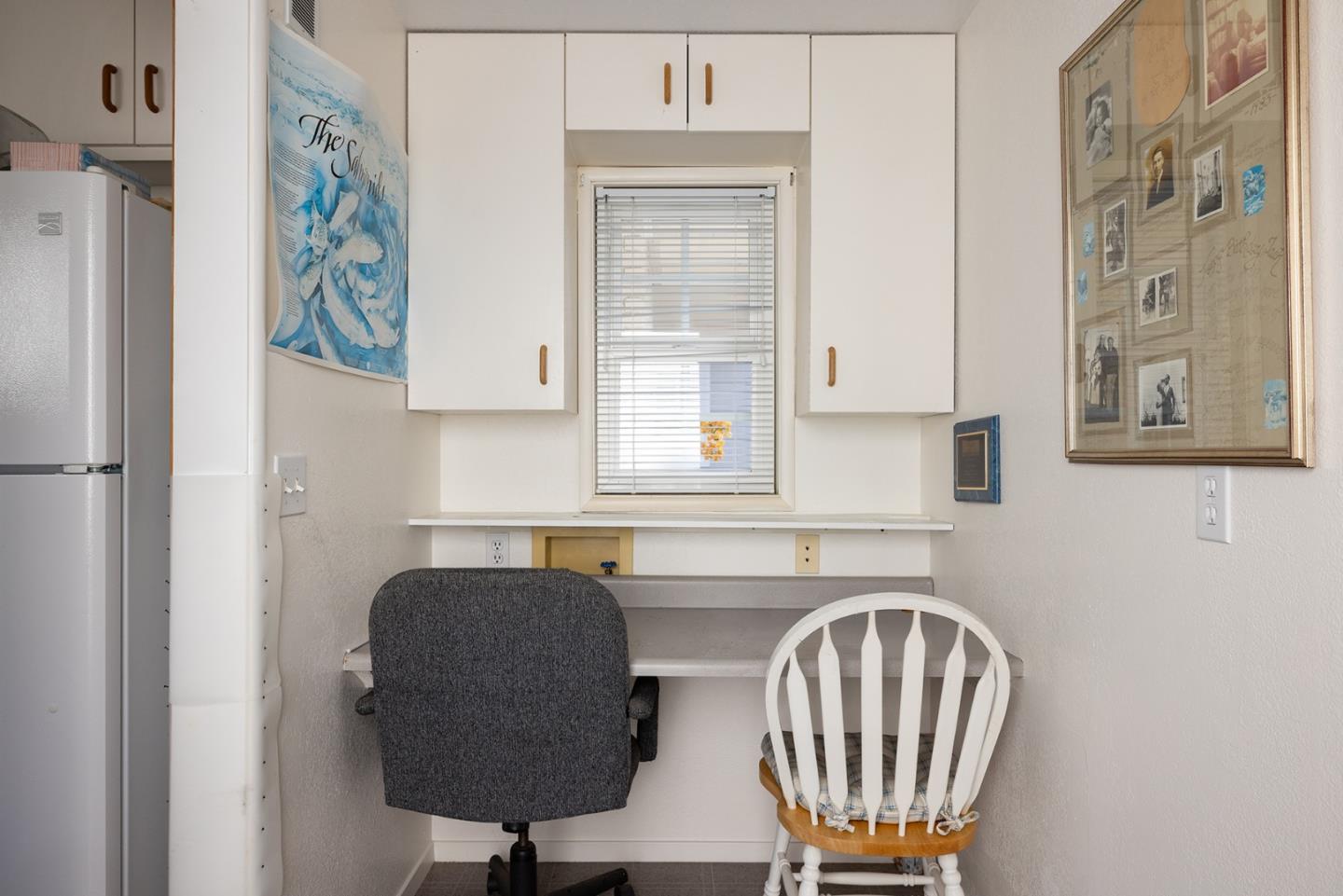 Detail Gallery Image 16 of 26 For 650 Grace St, Monterey,  CA 93940 - 3 Beds | 2 Baths