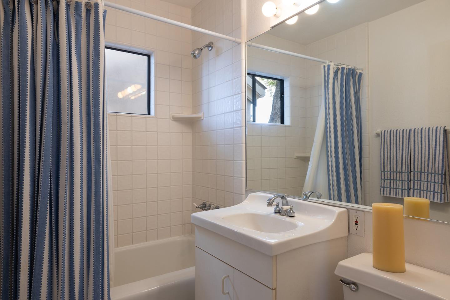 Detail Gallery Image 18 of 26 For 650 Grace St, Monterey,  CA 93940 - 3 Beds | 2 Baths