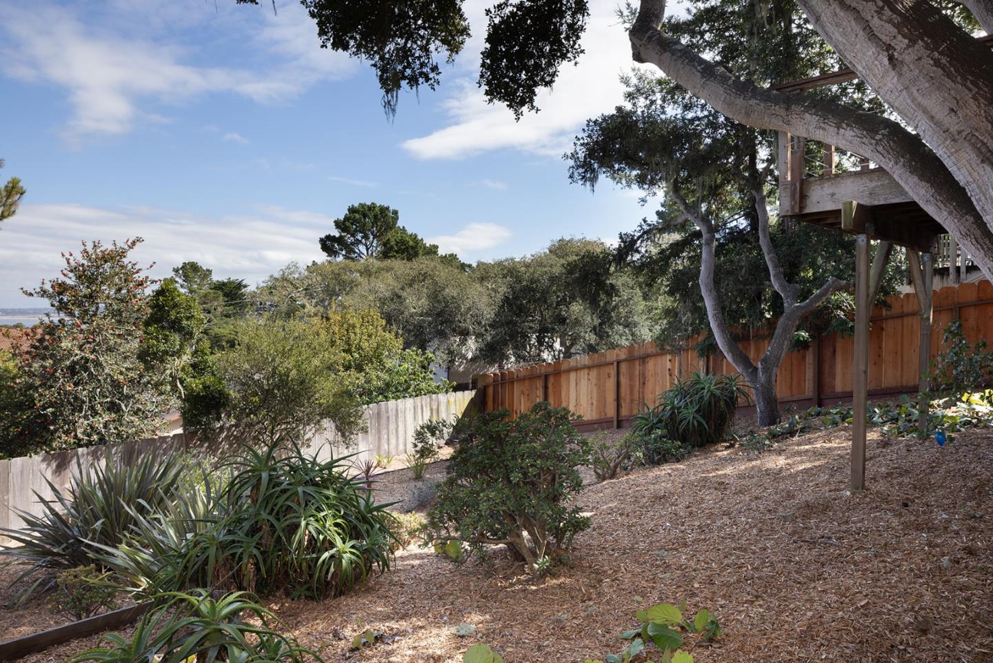 Detail Gallery Image 20 of 26 For 650 Grace St, Monterey,  CA 93940 - 3 Beds | 2 Baths