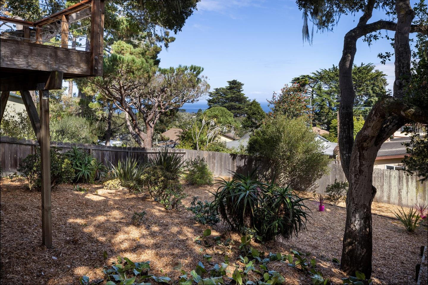 Detail Gallery Image 23 of 26 For 650 Grace St, Monterey,  CA 93940 - 3 Beds | 2 Baths