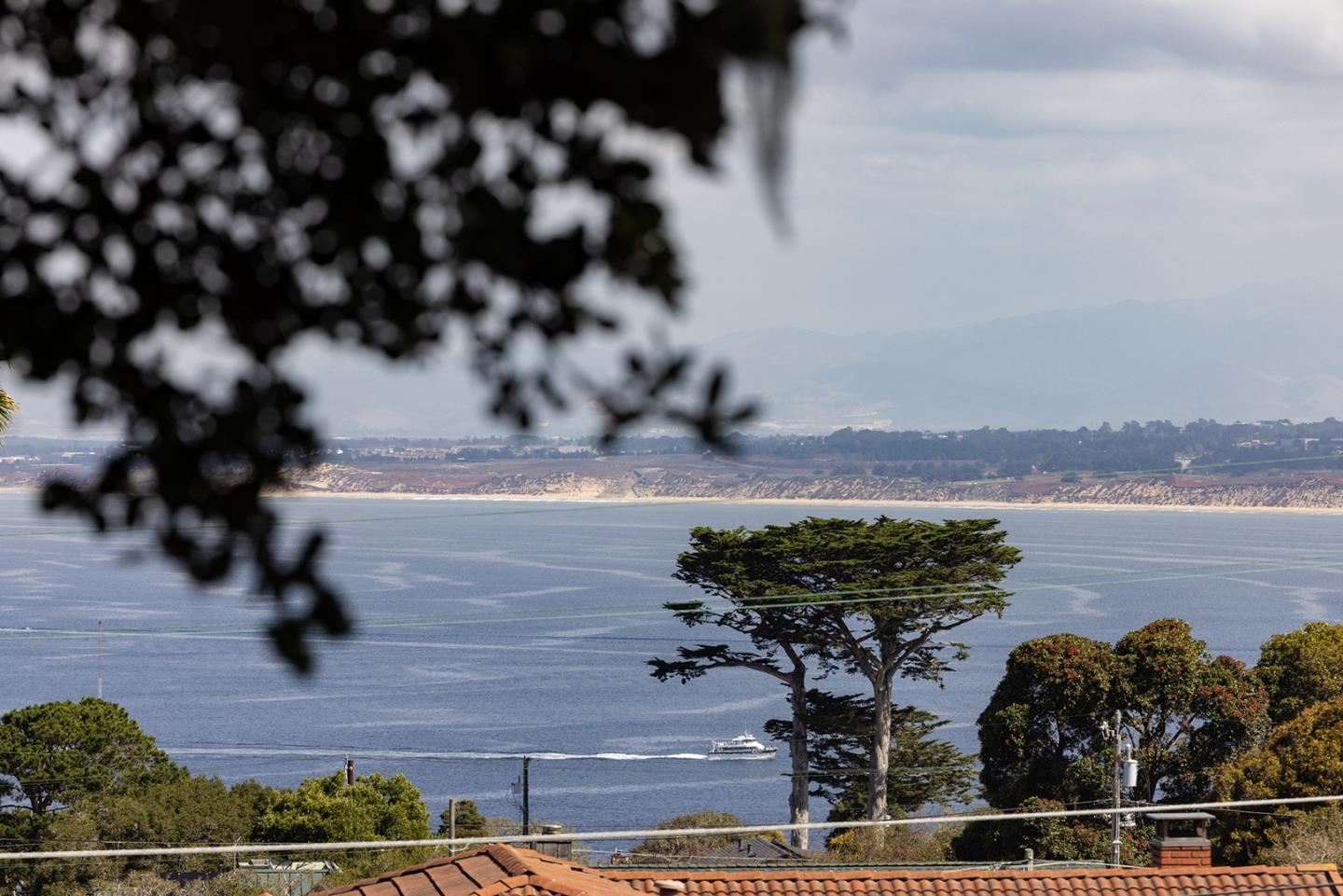 Detail Gallery Image 24 of 26 For 650 Grace St, Monterey,  CA 93940 - 3 Beds | 2 Baths