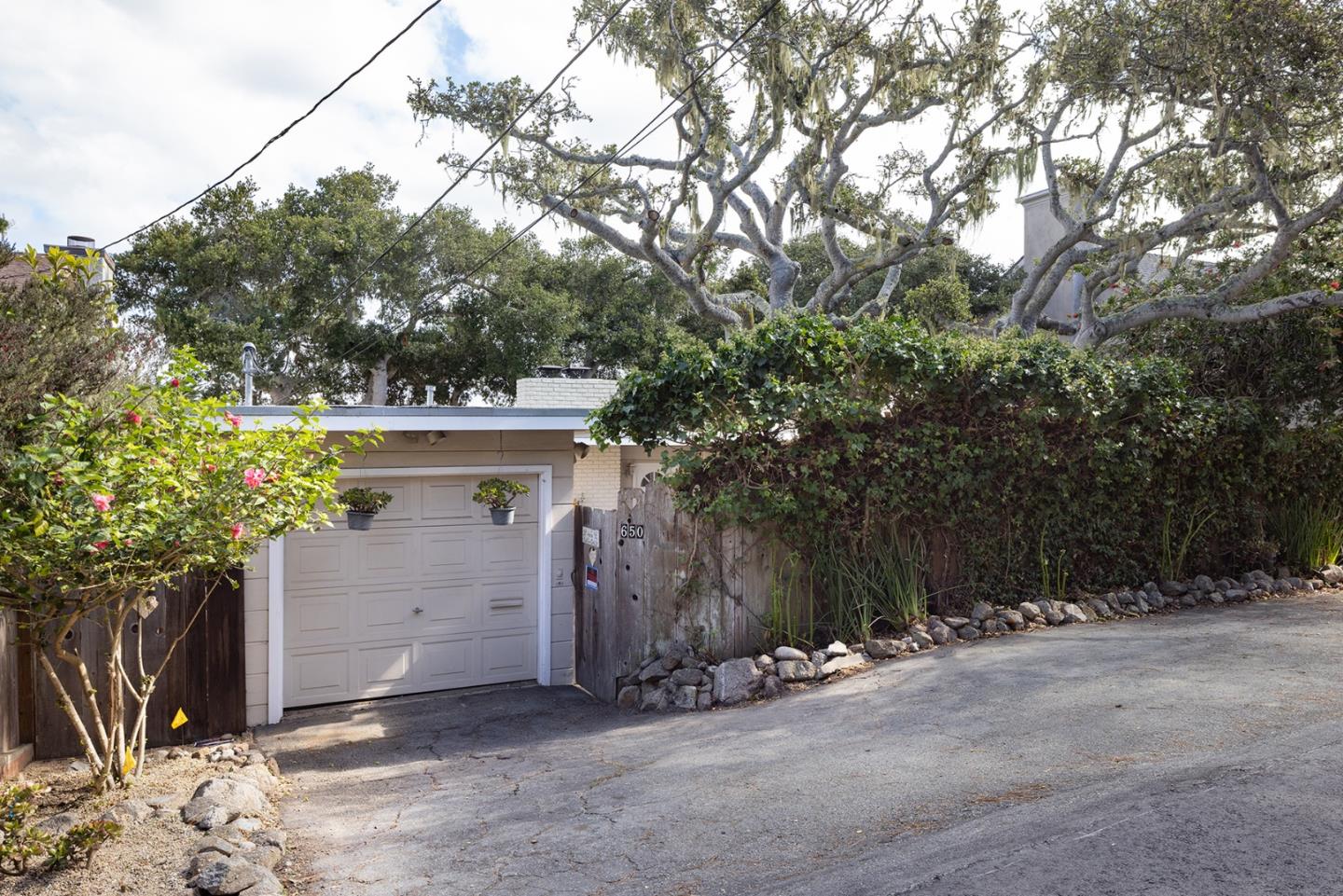 Detail Gallery Image 25 of 26 For 650 Grace St, Monterey,  CA 93940 - 3 Beds | 2 Baths