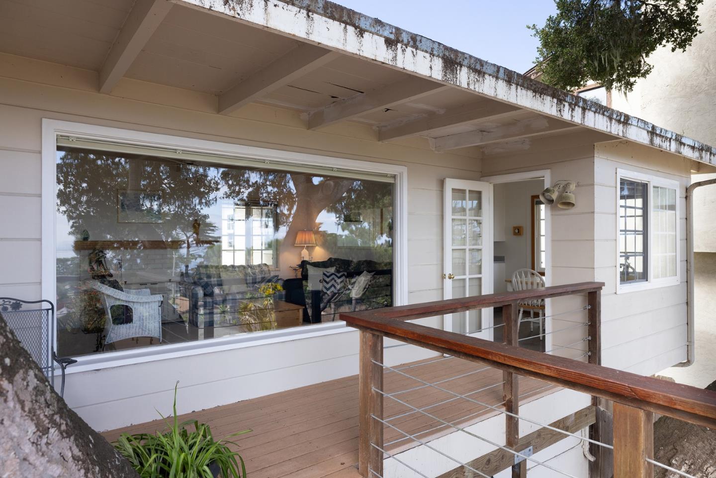 Detail Gallery Image 7 of 26 For 650 Grace St, Monterey,  CA 93940 - 3 Beds | 2 Baths