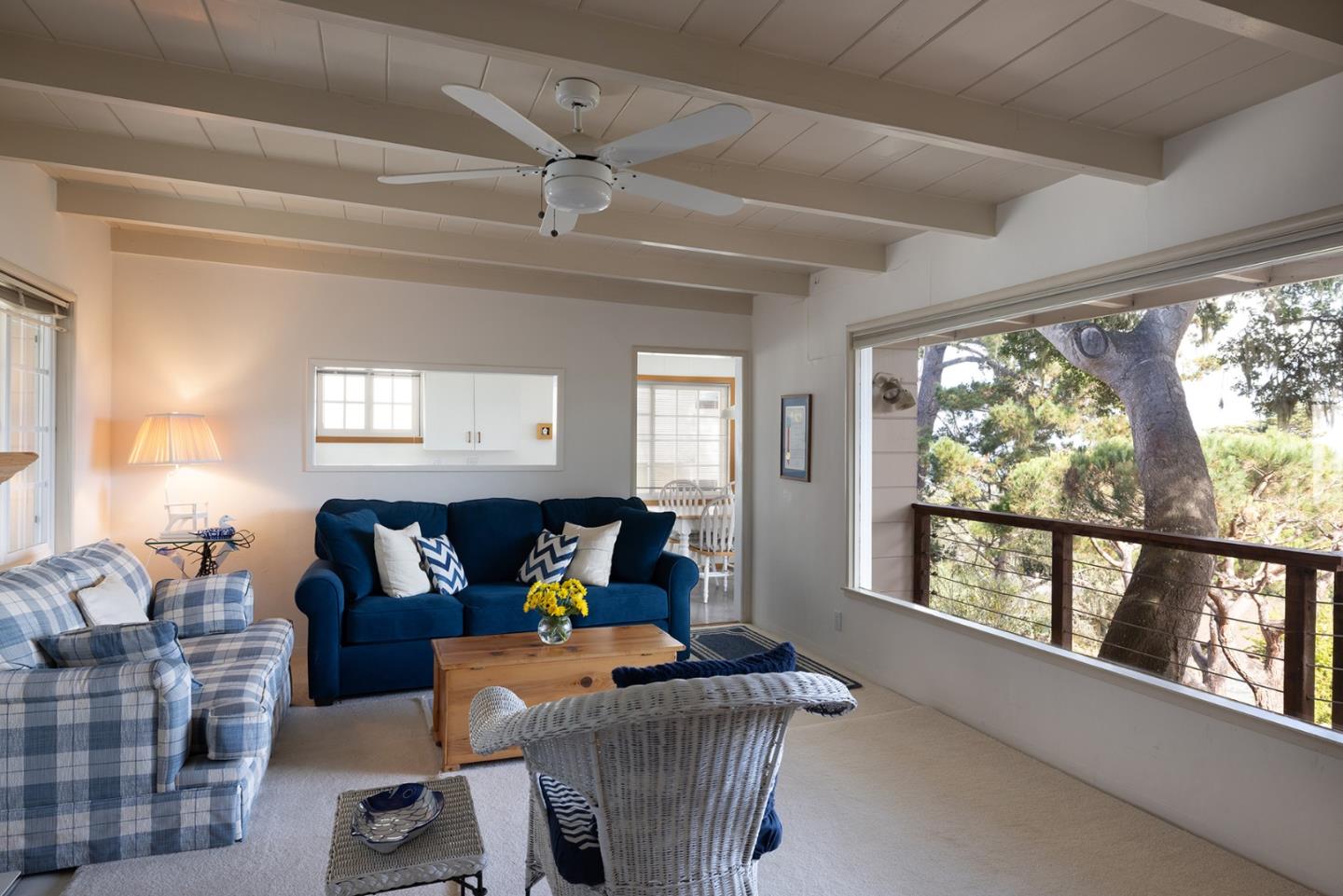 Detail Gallery Image 9 of 26 For 650 Grace St, Monterey,  CA 93940 - 3 Beds | 2 Baths