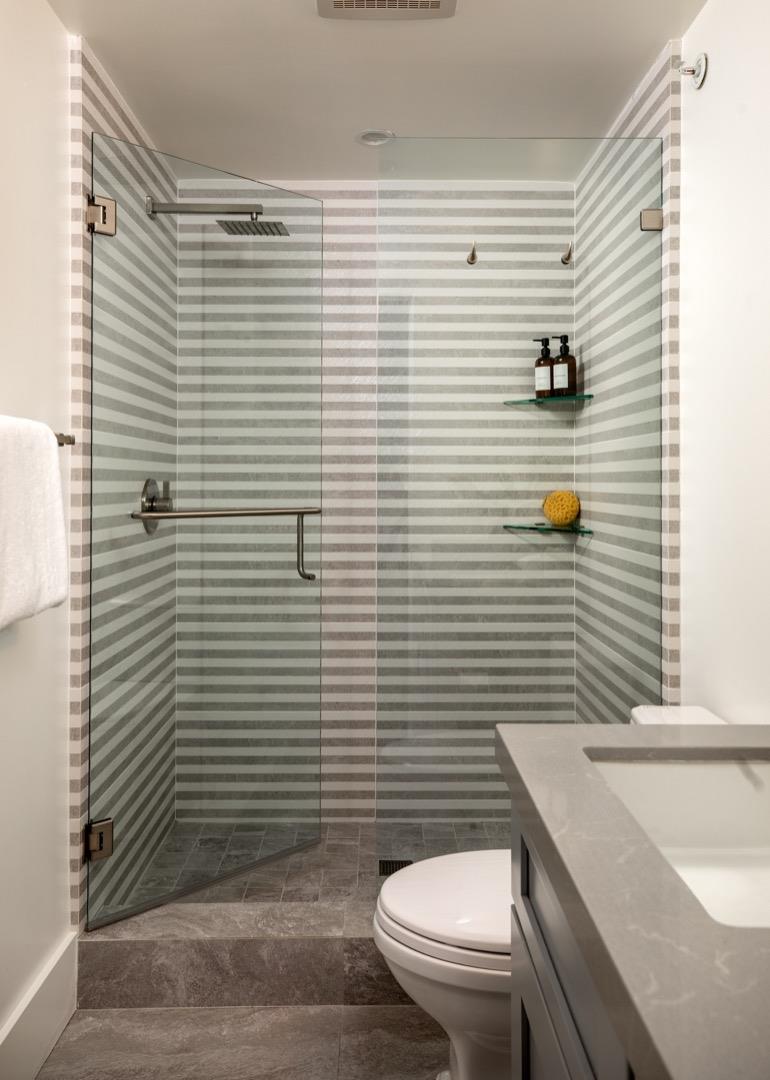 Detail Gallery Image 18 of 21 For 455 San Mateo Dr, Menlo Park,  CA 94025 - 5 Beds | 5/2 Baths