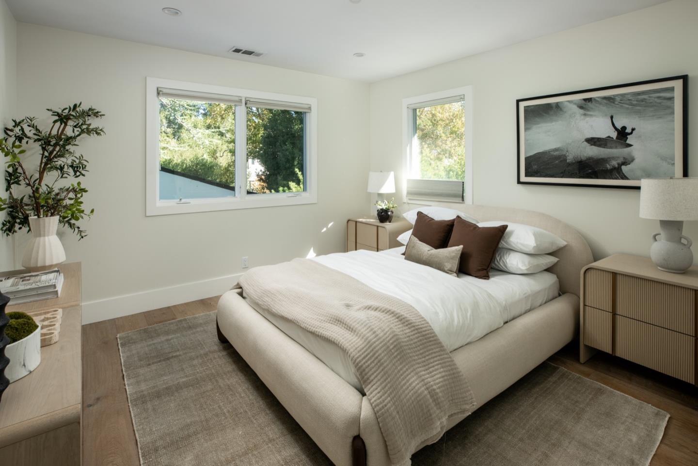 Detail Gallery Image 9 of 21 For 455 San Mateo Dr, Menlo Park,  CA 94025 - 5 Beds | 5/2 Baths