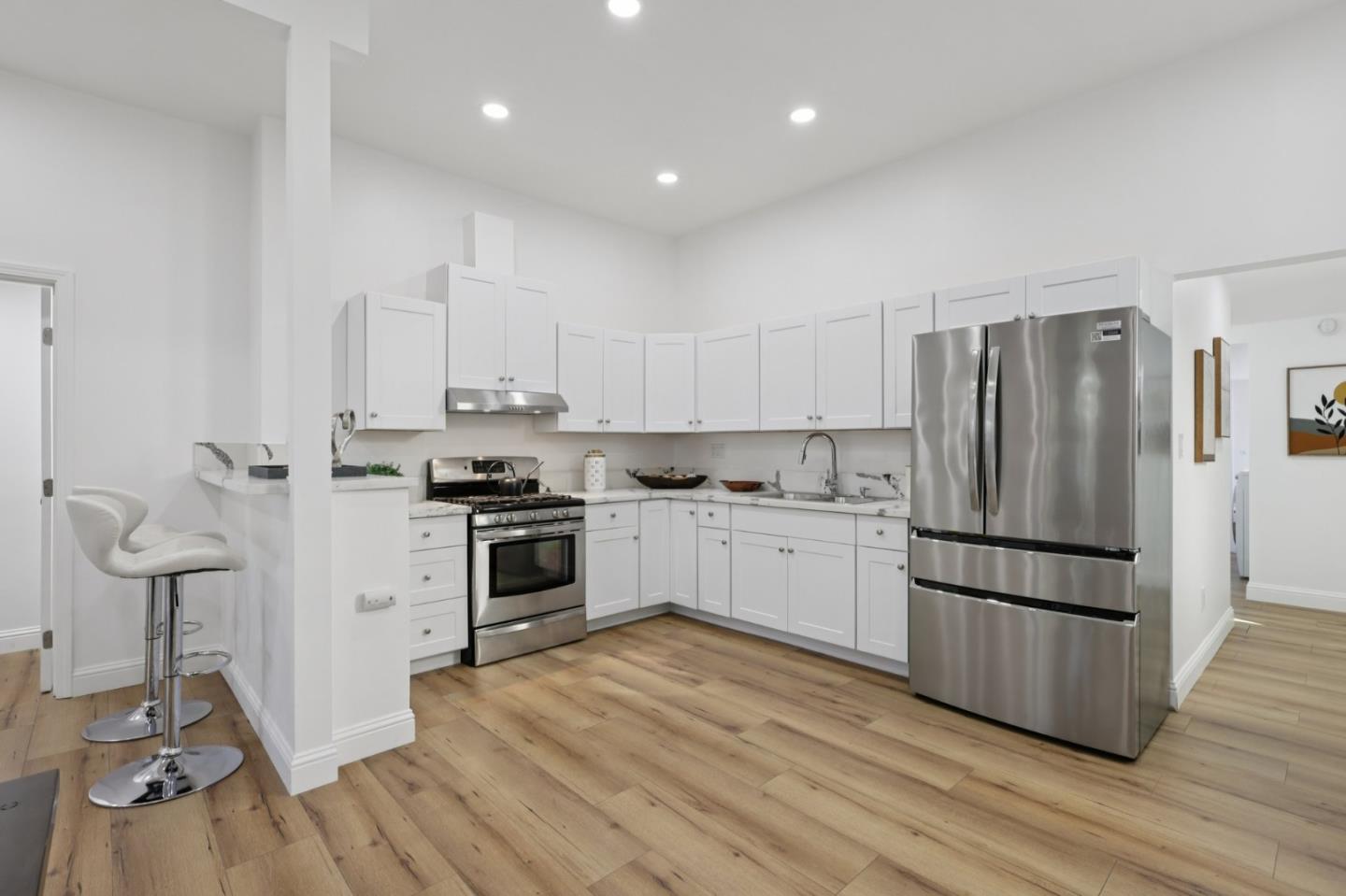 Detail Gallery Image 11 of 46 For 527 Faxon Ave, San Francisco,  CA 94112 - 4 Beds | 2/1 Baths