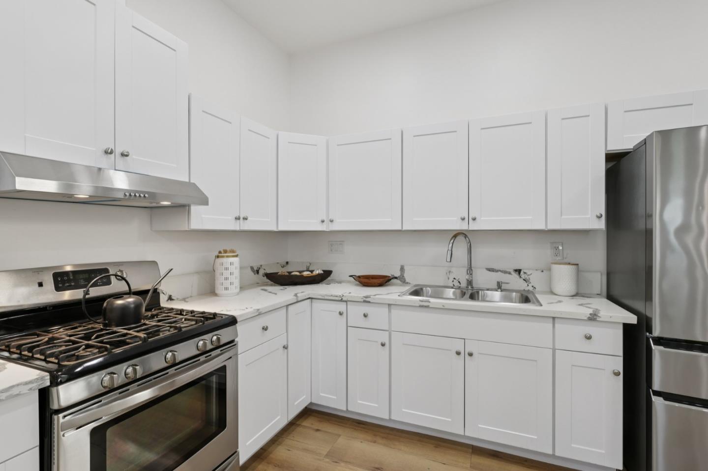 Detail Gallery Image 13 of 46 For 527 Faxon Ave, San Francisco,  CA 94112 - 4 Beds | 2/1 Baths