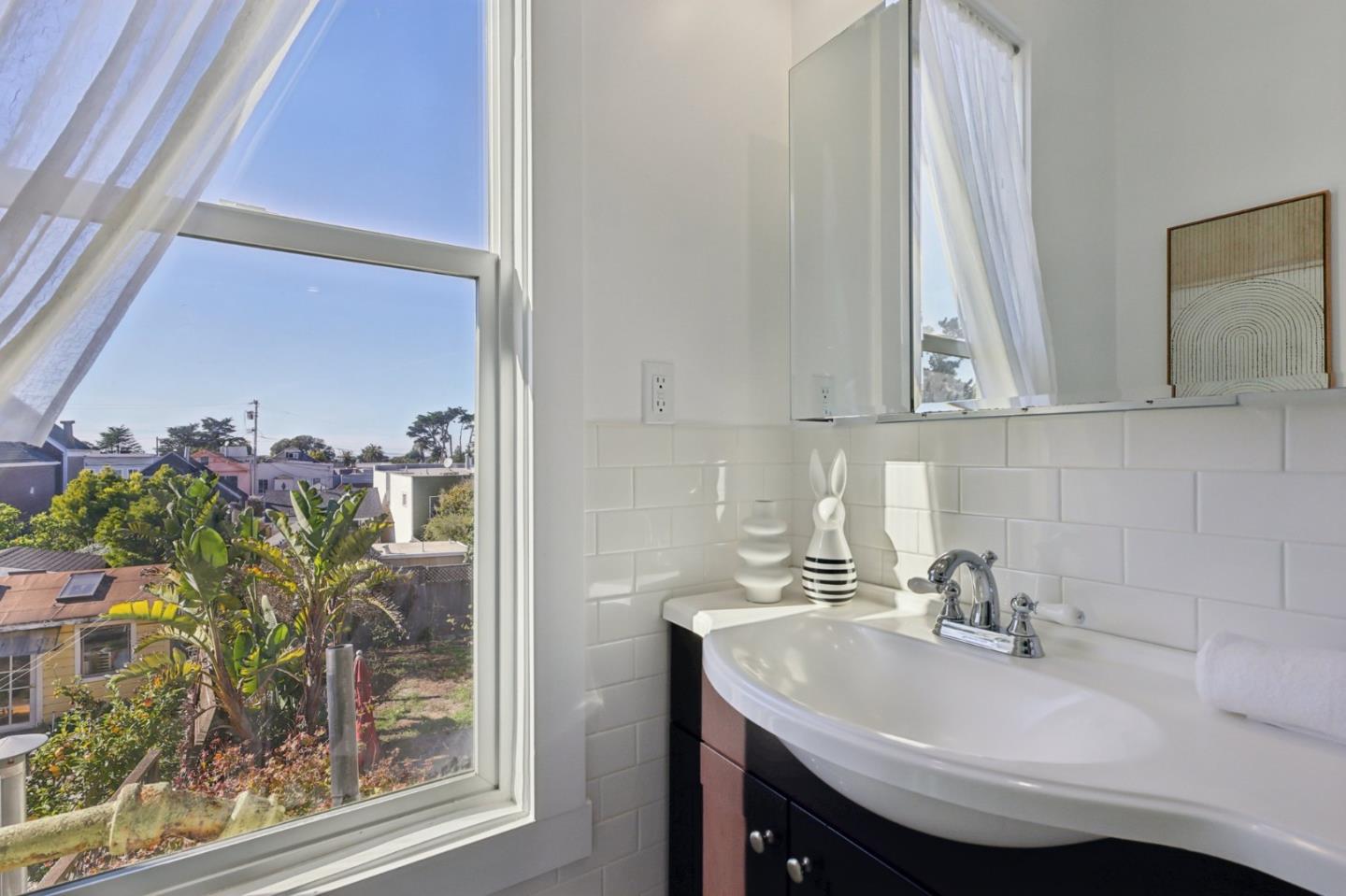 Detail Gallery Image 27 of 46 For 527 Faxon Ave, San Francisco,  CA 94112 - 4 Beds | 2/1 Baths