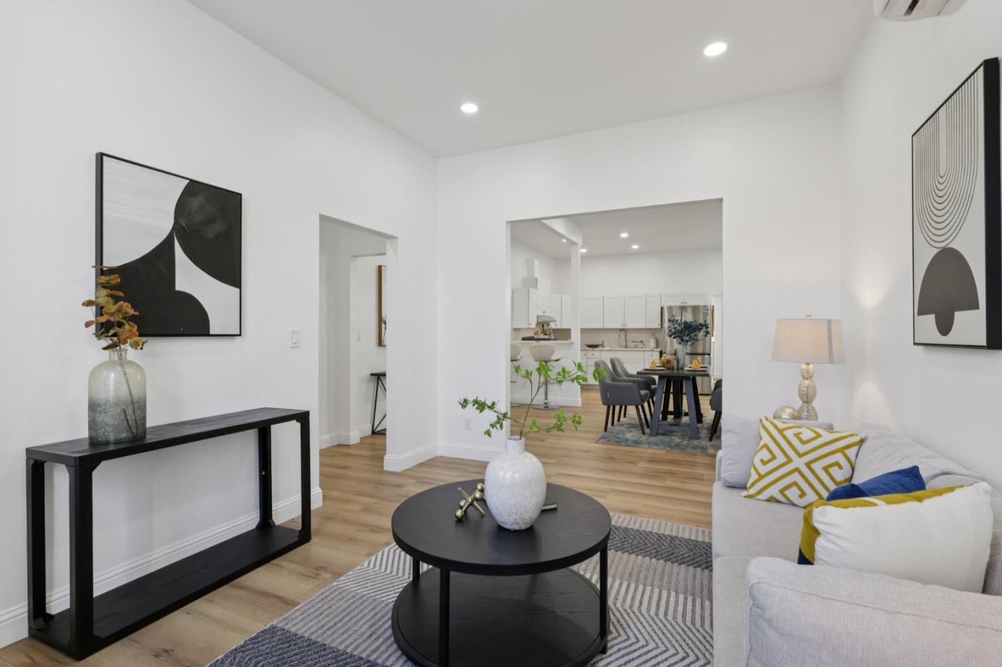 Detail Gallery Image 5 of 46 For 527 Faxon Ave, San Francisco,  CA 94112 - 4 Beds | 2/1 Baths
