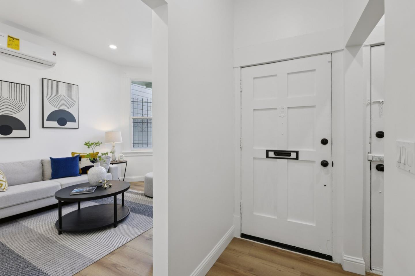 Detail Gallery Image 6 of 46 For 527 Faxon Ave, San Francisco,  CA 94112 - 4 Beds | 2/1 Baths