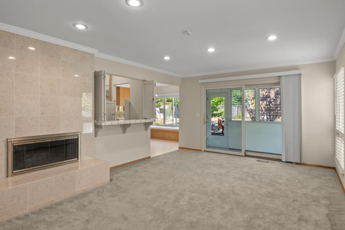 Detail Gallery Image 4 of 8 For 1357 Bedford Ave, Sunnyvale,  CA 94087 - 5 Beds | 4 Baths