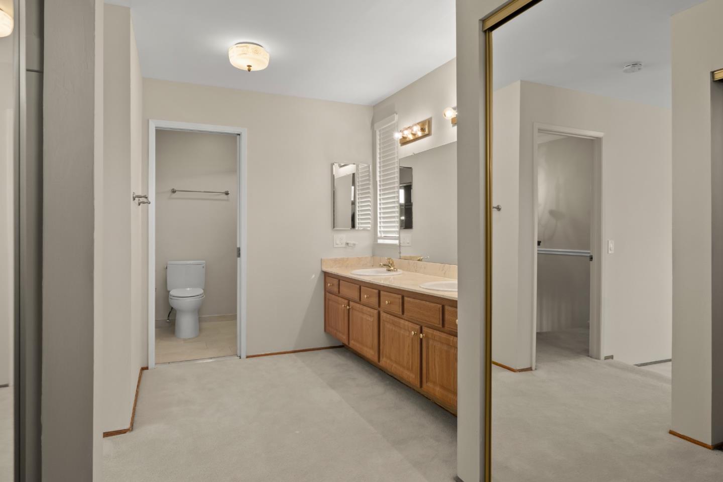 Detail Gallery Image 5 of 8 For 1357 Bedford Ave, Sunnyvale,  CA 94087 - 5 Beds | 4 Baths