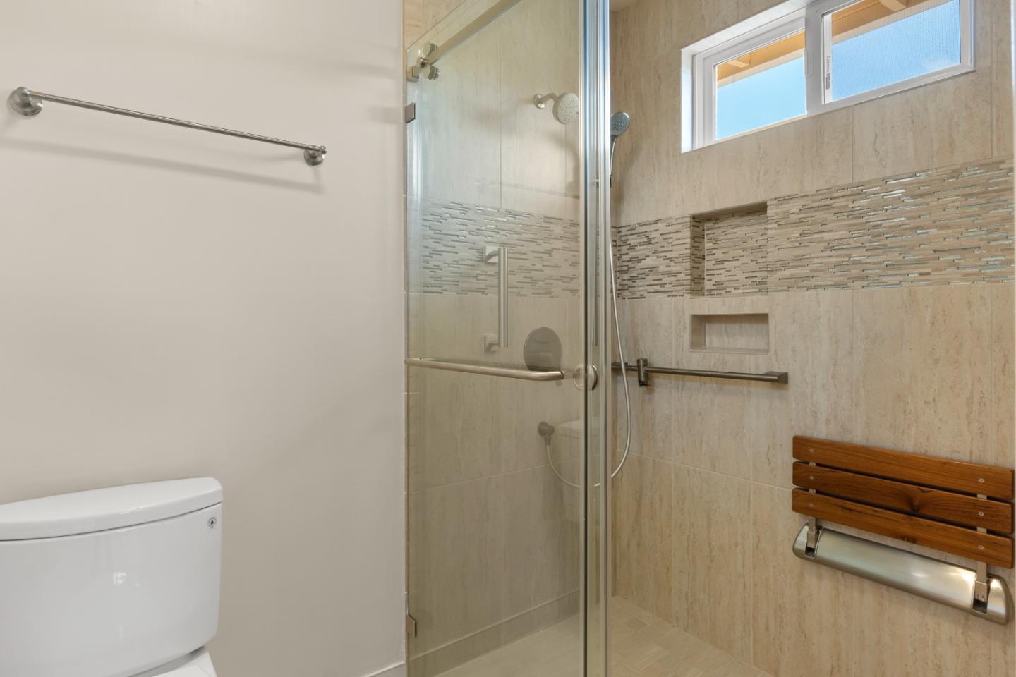 Detail Gallery Image 6 of 8 For 1357 Bedford Ave, Sunnyvale,  CA 94087 - 5 Beds | 4 Baths