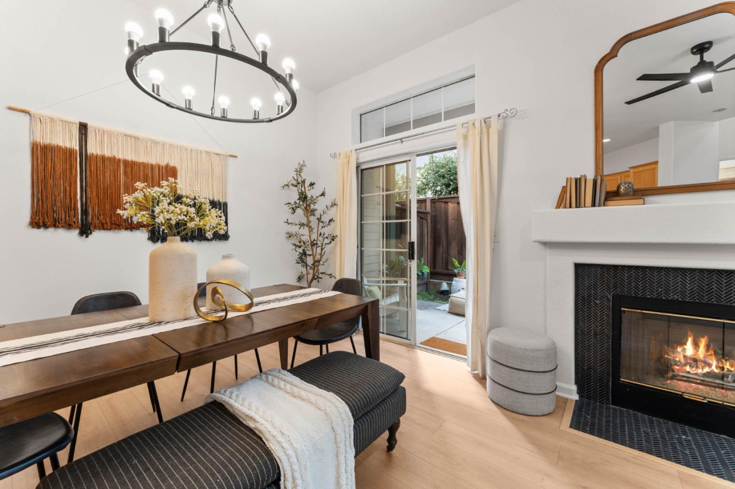 Detail Gallery Image 10 of 34 For 108 Kent Ct, Scotts Valley,  CA 95066 - 3 Beds | 2/1 Baths