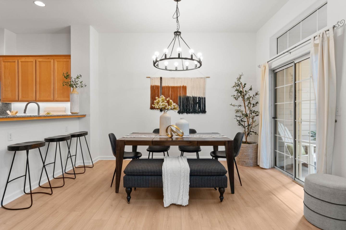 Detail Gallery Image 11 of 34 For 108 Kent Ct, Scotts Valley,  CA 95066 - 3 Beds | 2/1 Baths