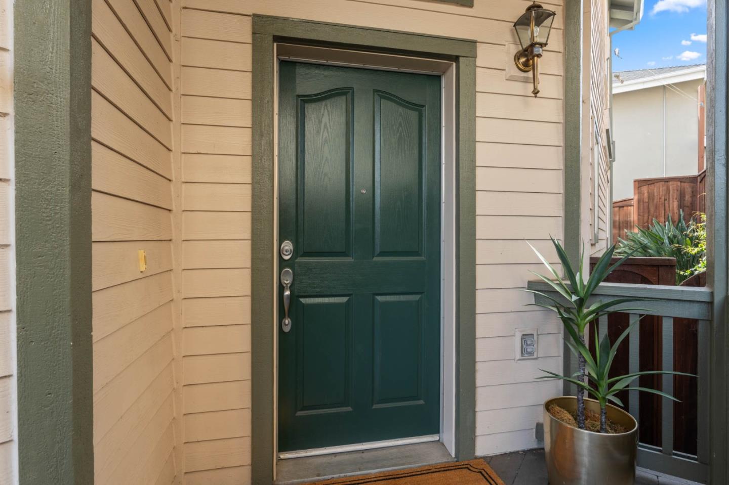 Detail Gallery Image 3 of 34 For 108 Kent Ct, Scotts Valley,  CA 95066 - 3 Beds | 2/1 Baths