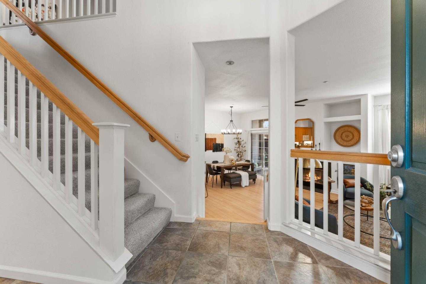 Detail Gallery Image 4 of 34 For 108 Kent Ct, Scotts Valley,  CA 95066 - 3 Beds | 2/1 Baths