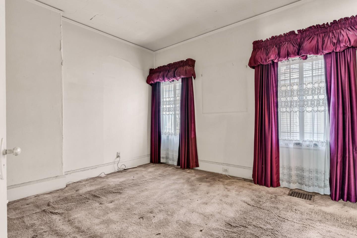 Detail Gallery Image 12 of 54 For 852 58th St, Oakland,  CA 94608 - – Beds | – Baths