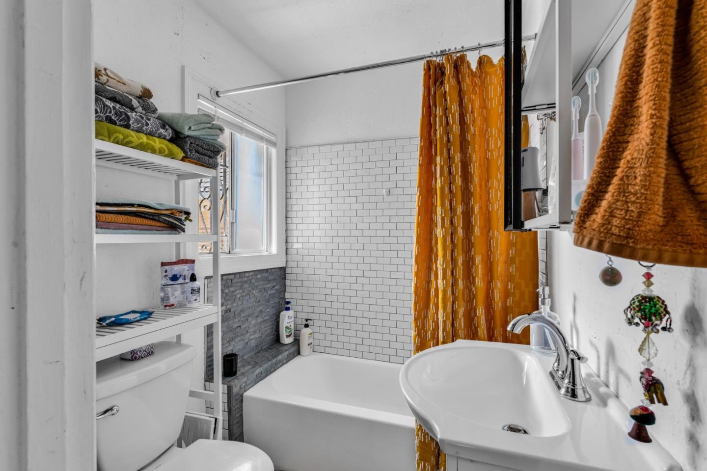 Detail Gallery Image 42 of 54 For 852 58th St, Oakland,  CA 94608 - – Beds | – Baths