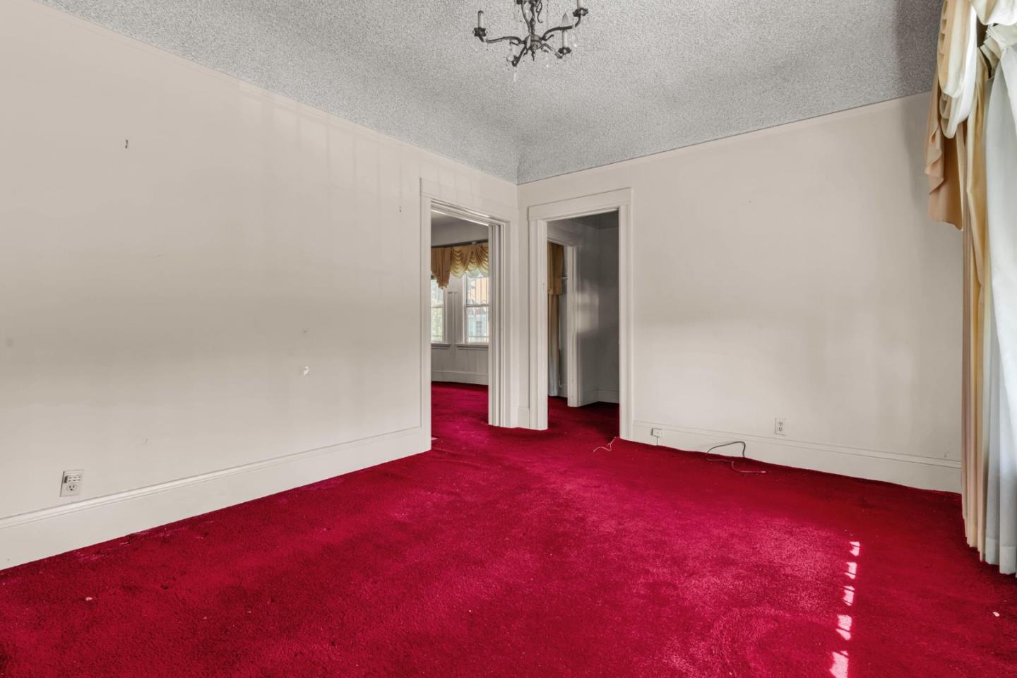 Detail Gallery Image 6 of 54 For 852 58th St, Oakland,  CA 94608 - – Beds | – Baths