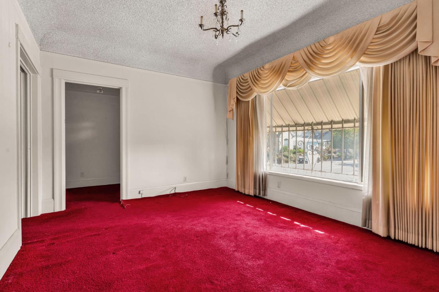 Detail Gallery Image 7 of 54 For 852 58th St, Oakland,  CA 94608 - – Beds | – Baths