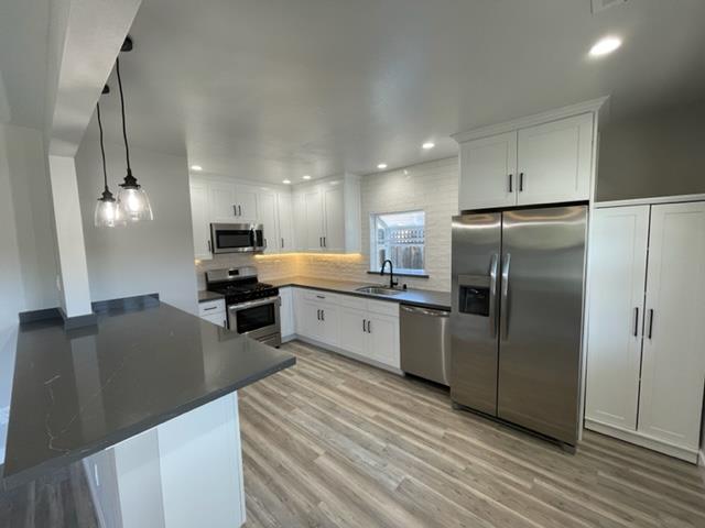 Detail Gallery Image 5 of 20 For 427 Samson St a,  Redwood City,  CA 94063 - 2 Beds | 2 Baths