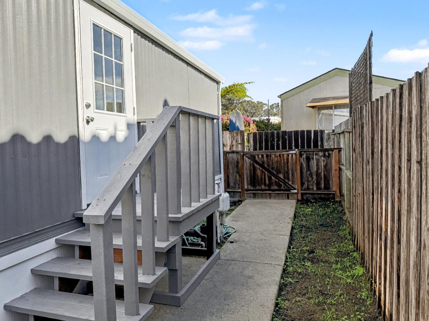 Detail Gallery Image 5 of 16 For 170 W Cliff Dr #74,  Santa Cruz,  CA 95060 - 1 Beds | 1 Baths