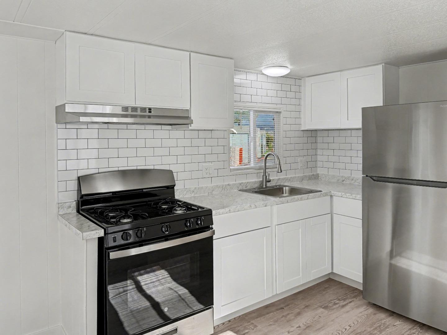 Detail Gallery Image 8 of 16 For 170 W Cliff Dr #74,  Santa Cruz,  CA 95060 - 1 Beds | 1 Baths