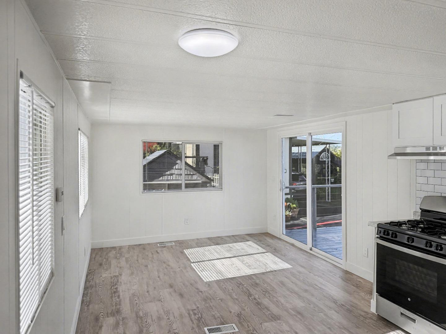 Detail Gallery Image 9 of 16 For 170 W Cliff Dr #74,  Santa Cruz,  CA 95060 - 1 Beds | 1 Baths