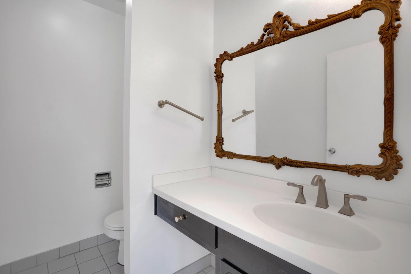 Detail Gallery Image 12 of 33 For 239 Sierra Ct, Martinez,  CA 94553 - 4 Beds | 2/1 Baths