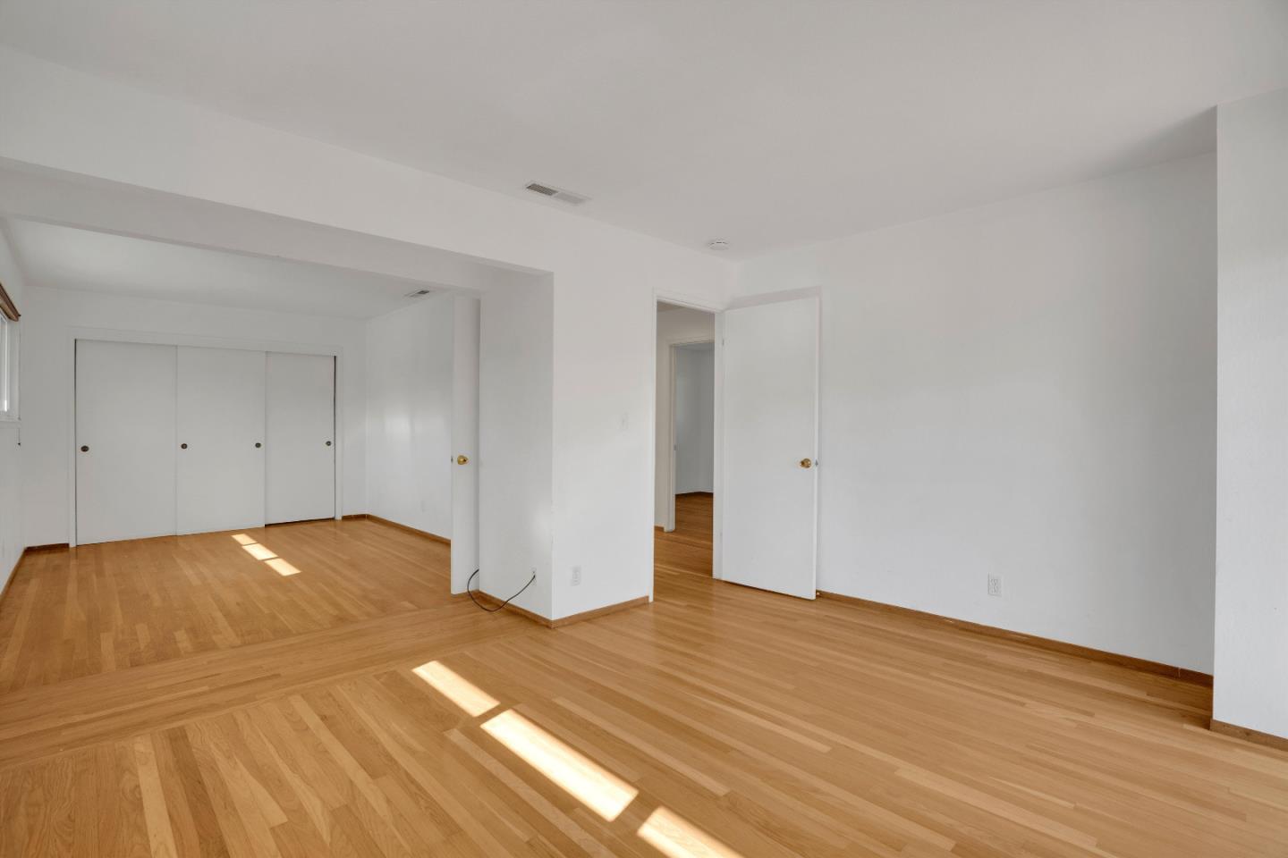 Detail Gallery Image 17 of 33 For 239 Sierra Ct, Martinez,  CA 94553 - 4 Beds | 2/1 Baths