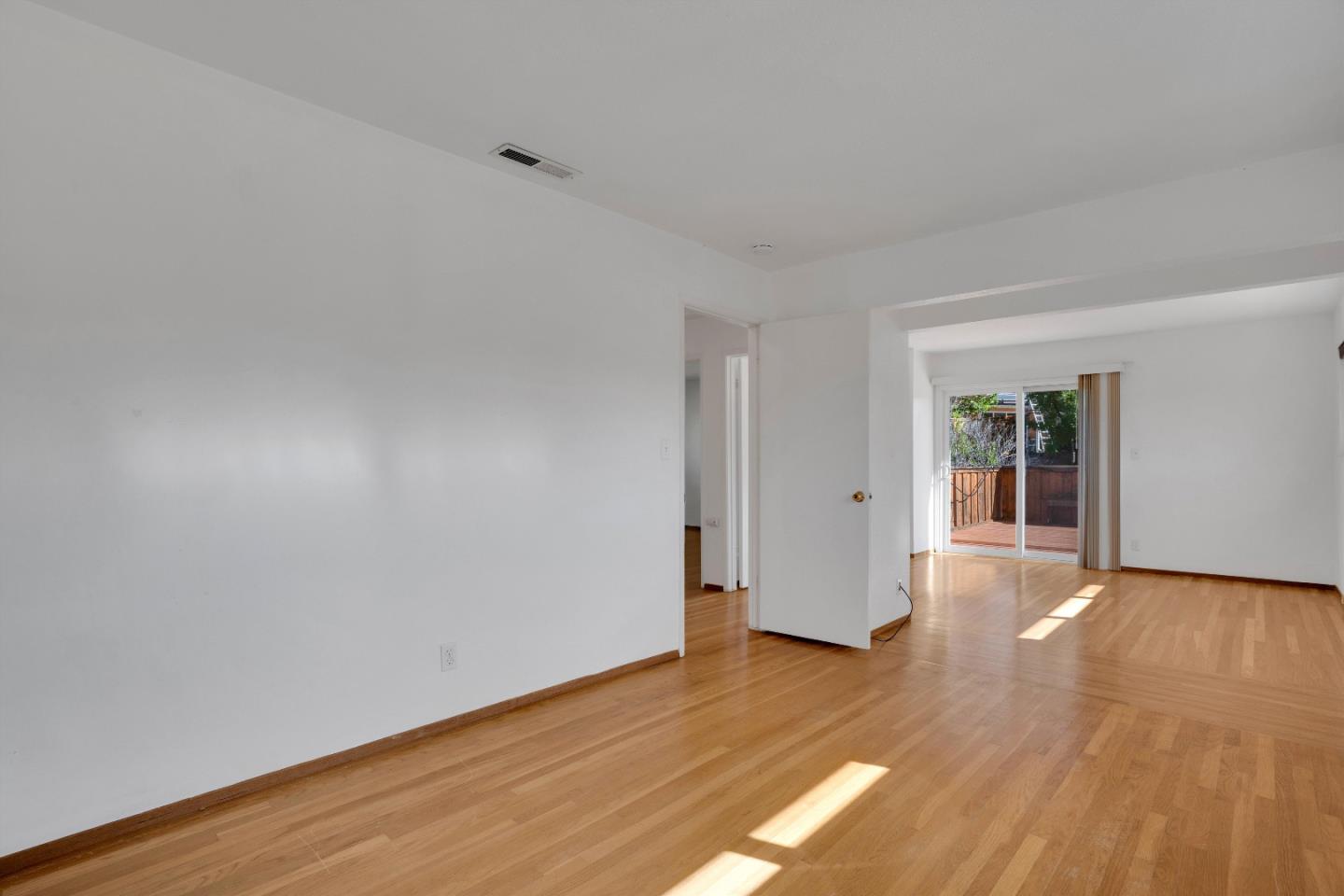 Detail Gallery Image 18 of 33 For 239 Sierra Ct, Martinez,  CA 94553 - 4 Beds | 2/1 Baths