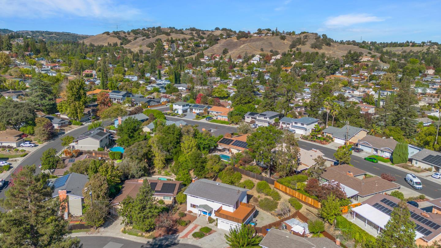 Detail Gallery Image 31 of 33 For 239 Sierra Ct, Martinez,  CA 94553 - 4 Beds | 2/1 Baths