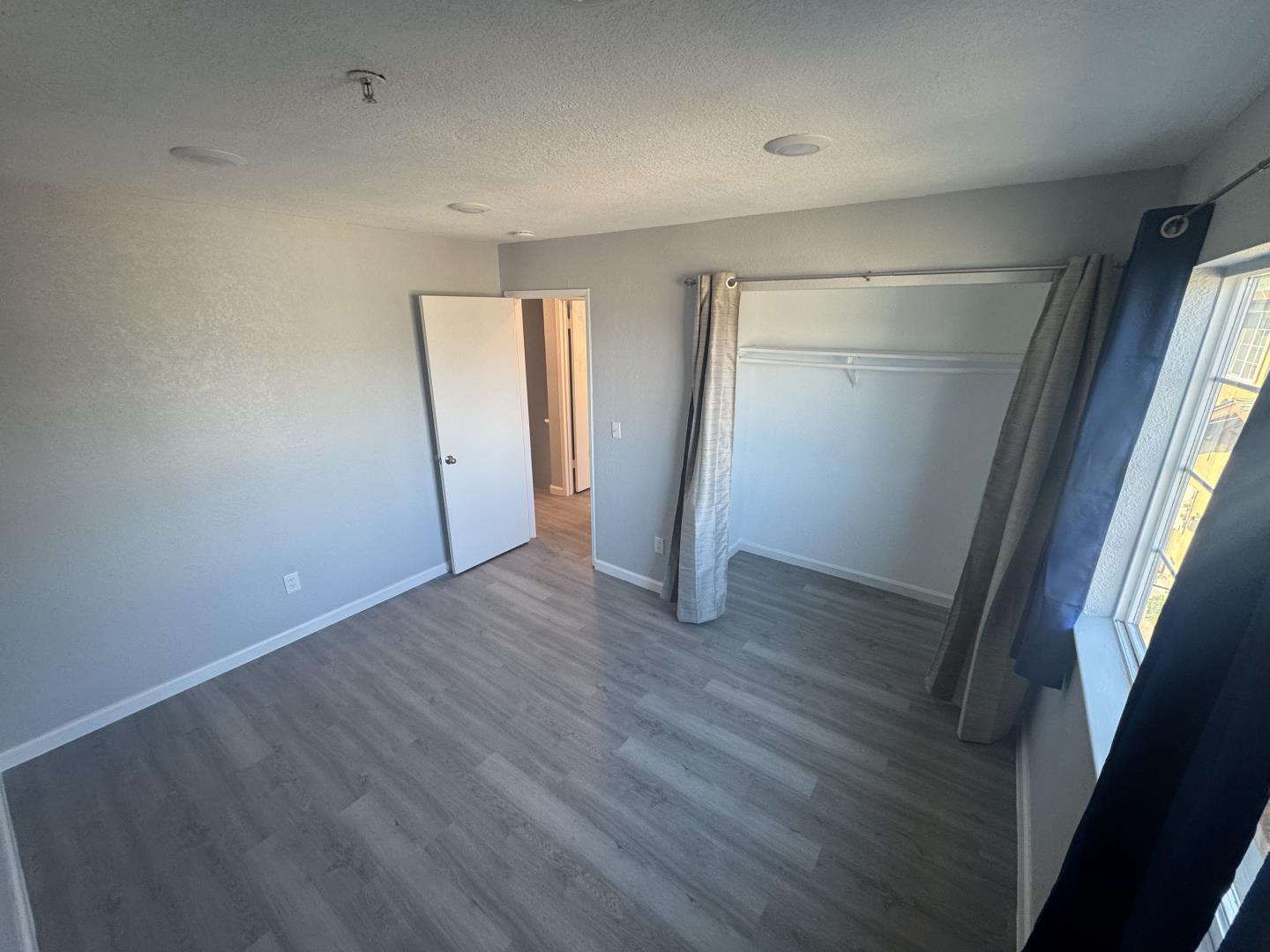 Detail Gallery Image 11 of 28 For 890 Rider Ave a,  Salinas,  CA 93905 - 2 Beds | 2 Baths