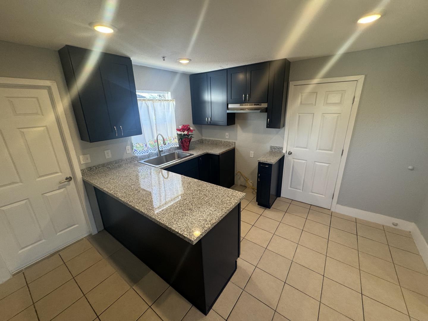 Detail Gallery Image 17 of 28 For 890 Rider Ave a,  Salinas,  CA 93905 - 2 Beds | 2 Baths