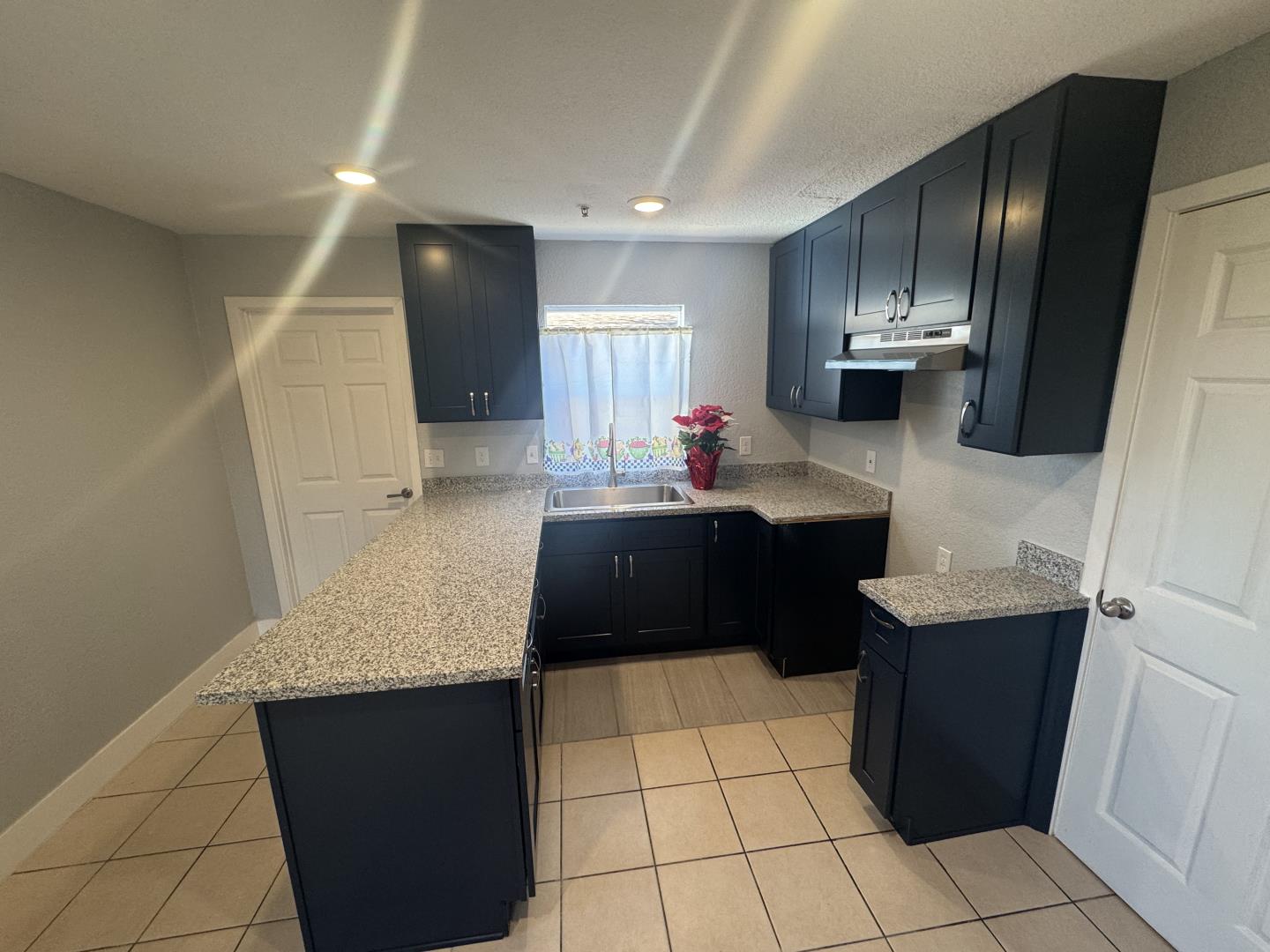 Detail Gallery Image 18 of 28 For 890 Rider Ave a,  Salinas,  CA 93905 - 2 Beds | 2 Baths