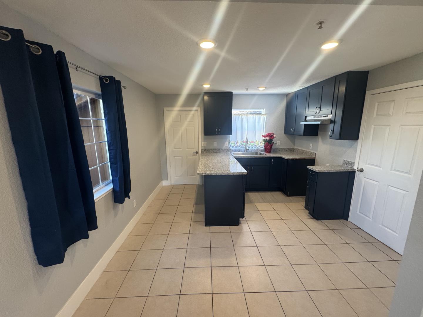 Detail Gallery Image 19 of 28 For 890 Rider Ave a,  Salinas,  CA 93905 - 2 Beds | 2 Baths