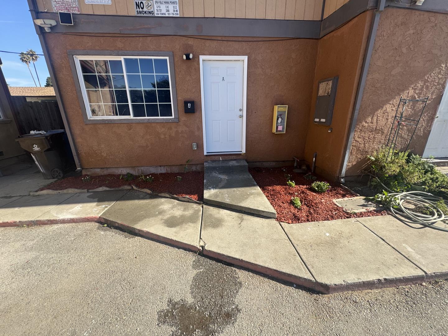 Detail Gallery Image 2 of 28 For 890 Rider Ave a,  Salinas,  CA 93905 - 2 Beds | 2 Baths