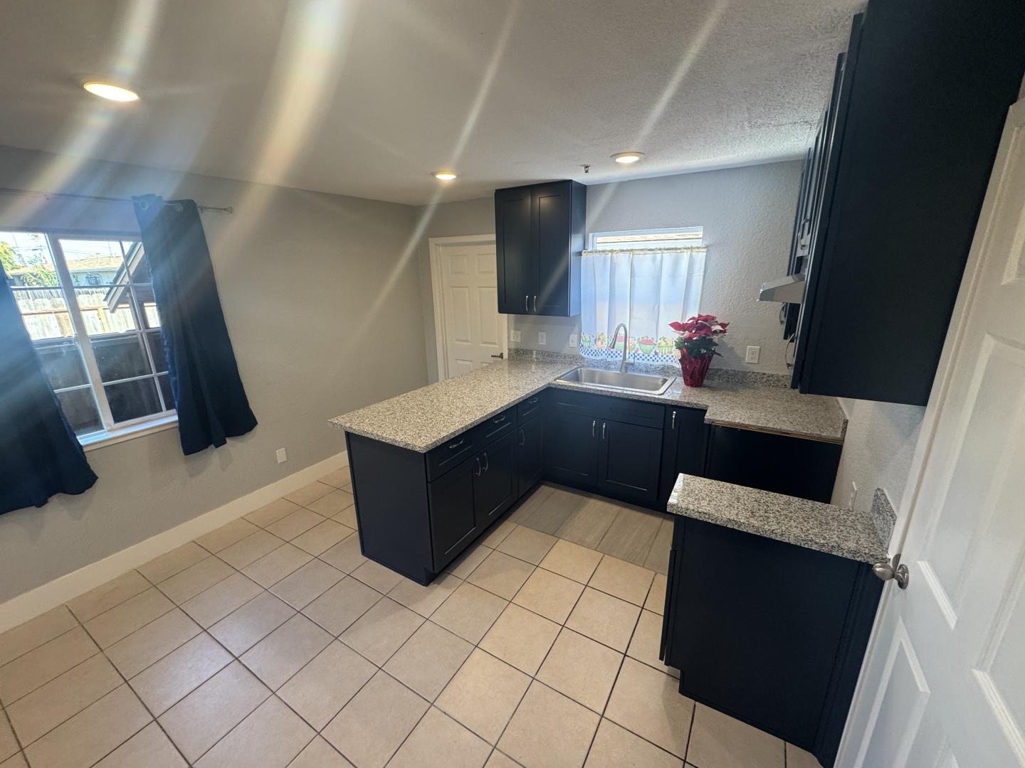 Detail Gallery Image 20 of 28 For 890 Rider Ave a,  Salinas,  CA 93905 - 2 Beds | 2 Baths