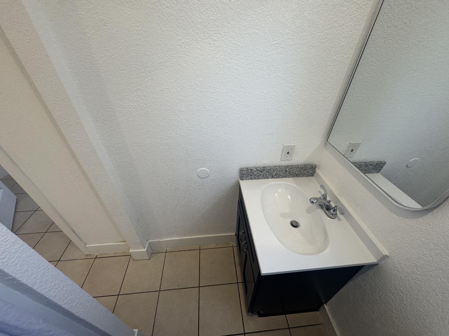 Detail Gallery Image 24 of 28 For 890 Rider Ave a,  Salinas,  CA 93905 - 2 Beds | 2 Baths