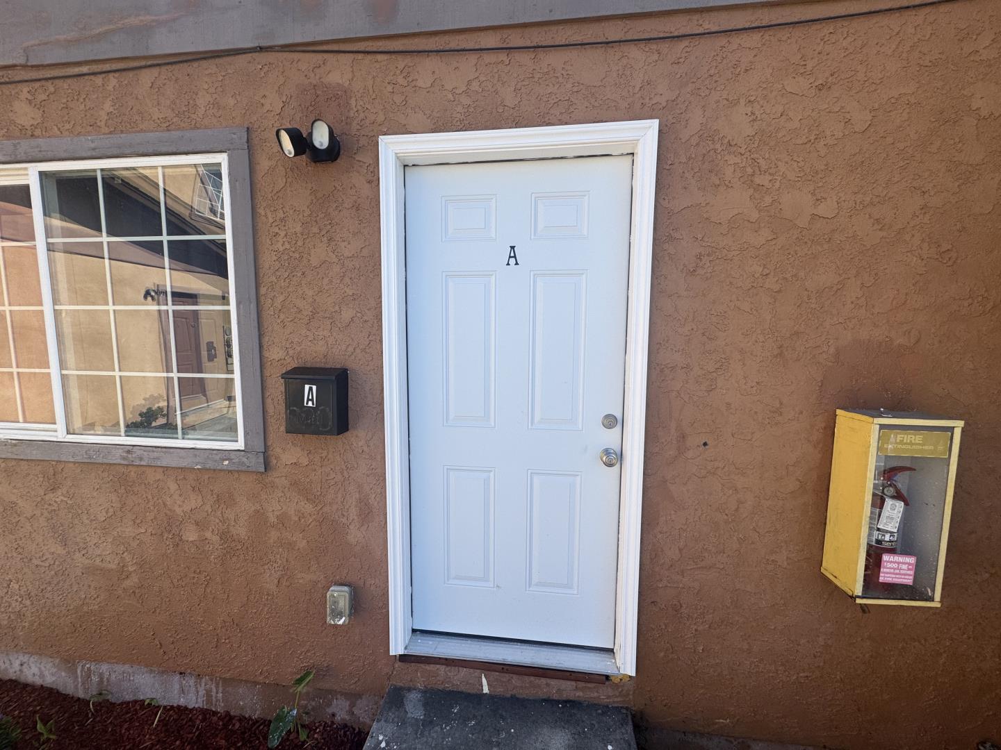 Detail Gallery Image 4 of 28 For 890 Rider Ave a,  Salinas,  CA 93905 - 2 Beds | 2 Baths