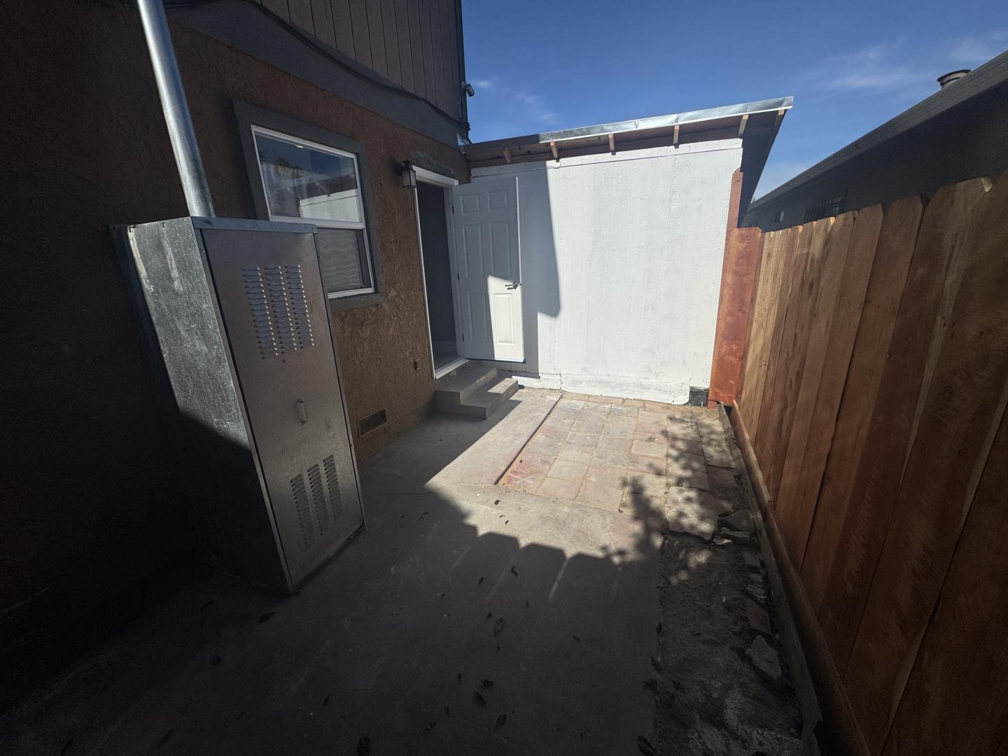 Detail Gallery Image 7 of 28 For 890 Rider Ave a,  Salinas,  CA 93905 - 2 Beds | 2 Baths