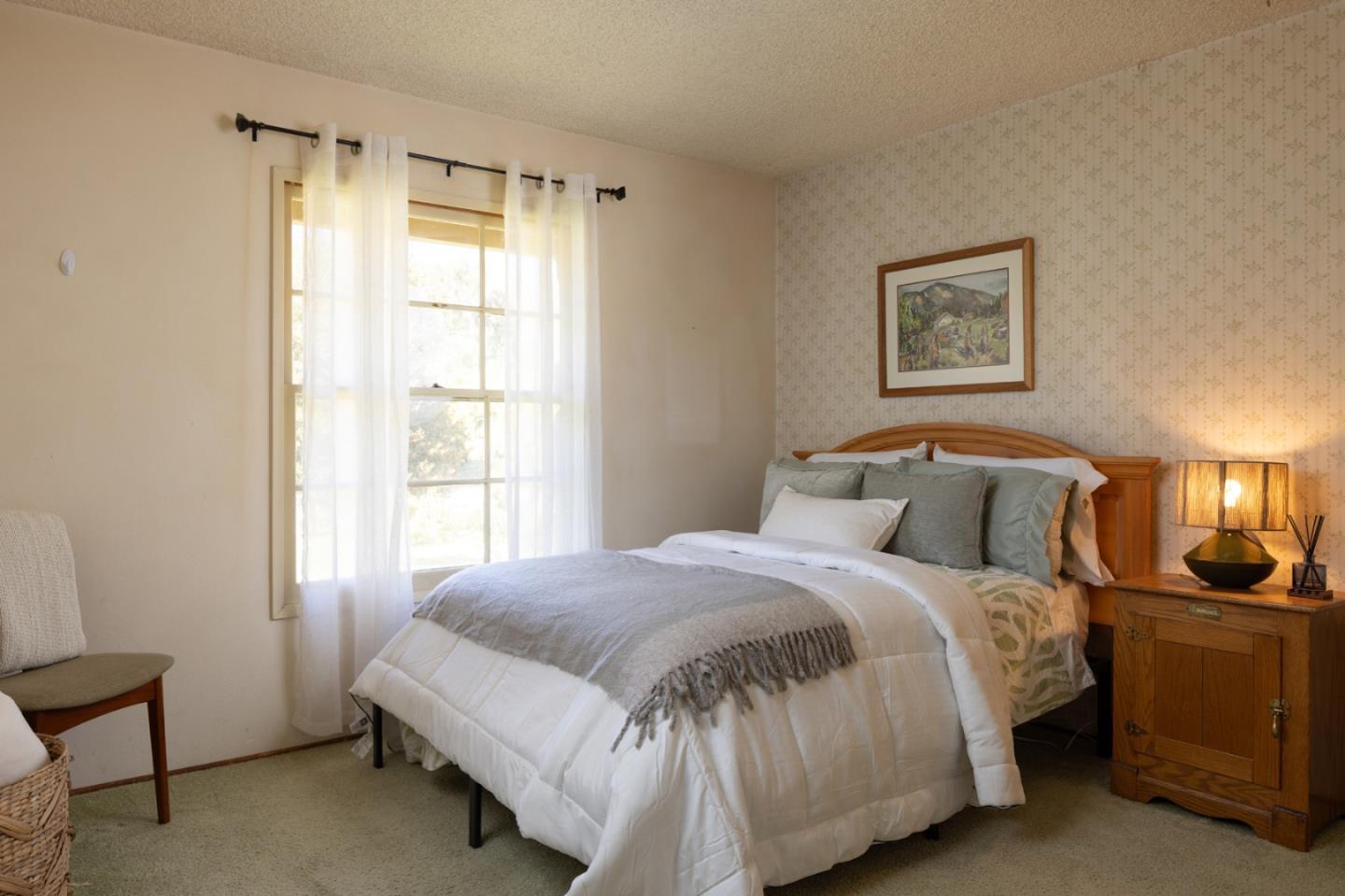 Detail Gallery Image 10 of 13 For 22985 Guidotti Dr, Salinas,  CA 93908 - 3 Beds | 2 Baths